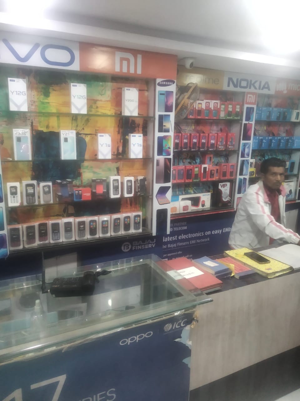 MAX TV AND TELECOM 